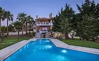 Athina Luxury Villas *