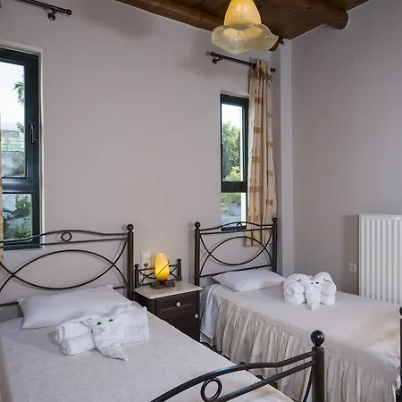 Athina Luxury Villas *